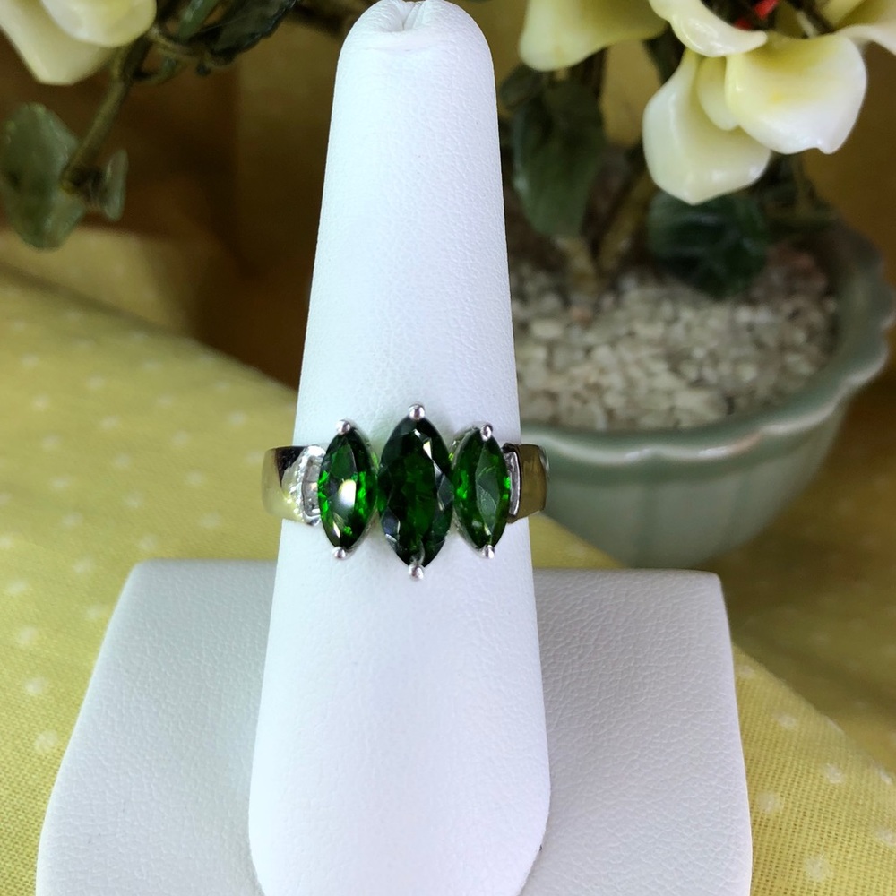 Genuine Diamond & Russian Diopside Ring - Picture 8 of 8
